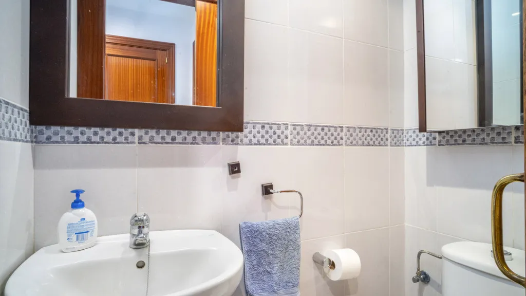 For sale 4 bedrooms chalet in Estepona