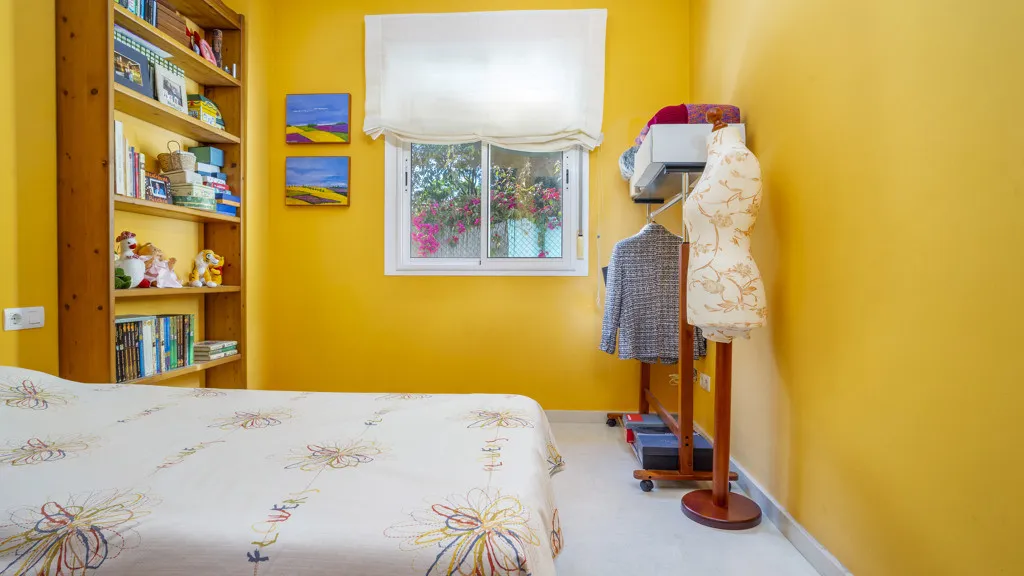 For sale 4 bedrooms chalet in Estepona