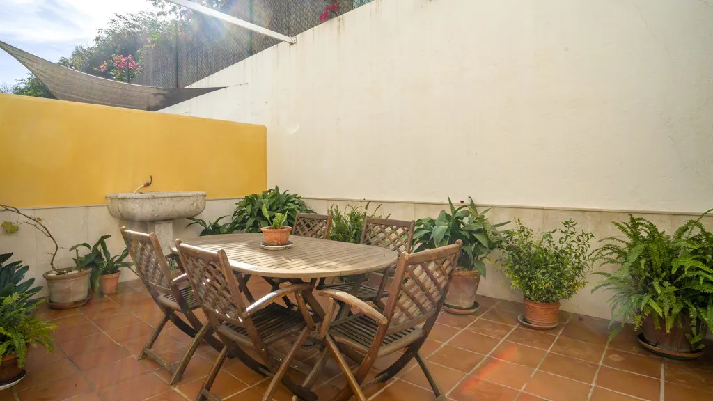 For sale 4 bedrooms chalet in Estepona