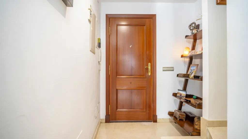 For sale 4 bedrooms chalet in Estepona