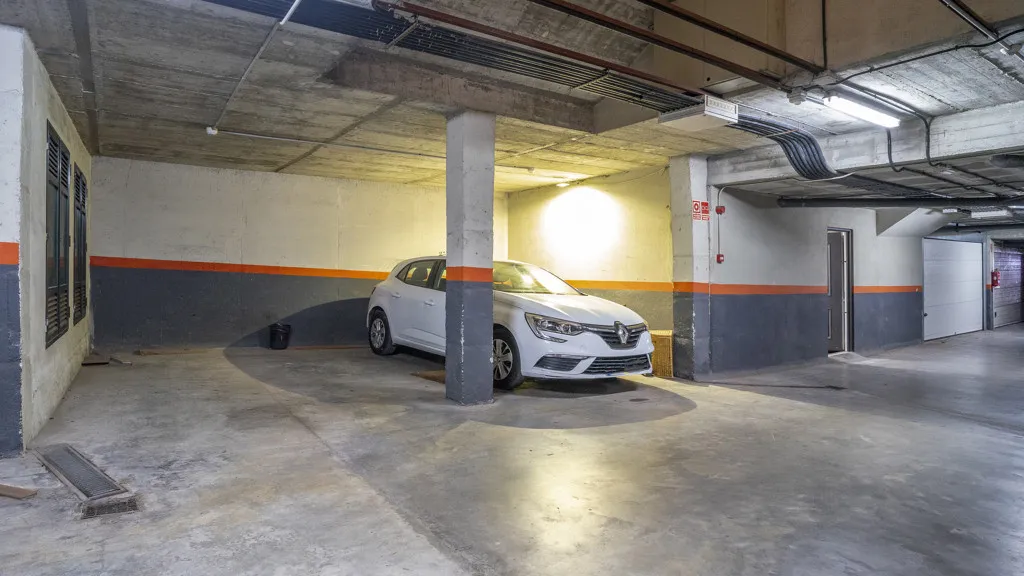 For sale 4 bedrooms chalet in Estepona