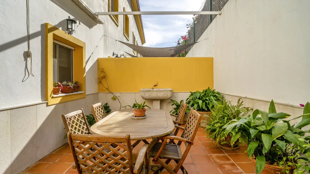 For sale 4 bedrooms chalet in Estepona