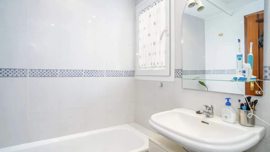 For sale 4 bedrooms chalet in Estepona