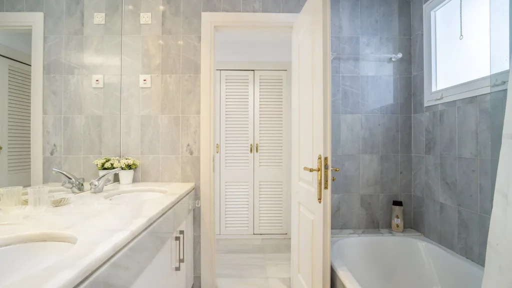 Alcazaba Beach, apartamento de 2 dormitorios en venta