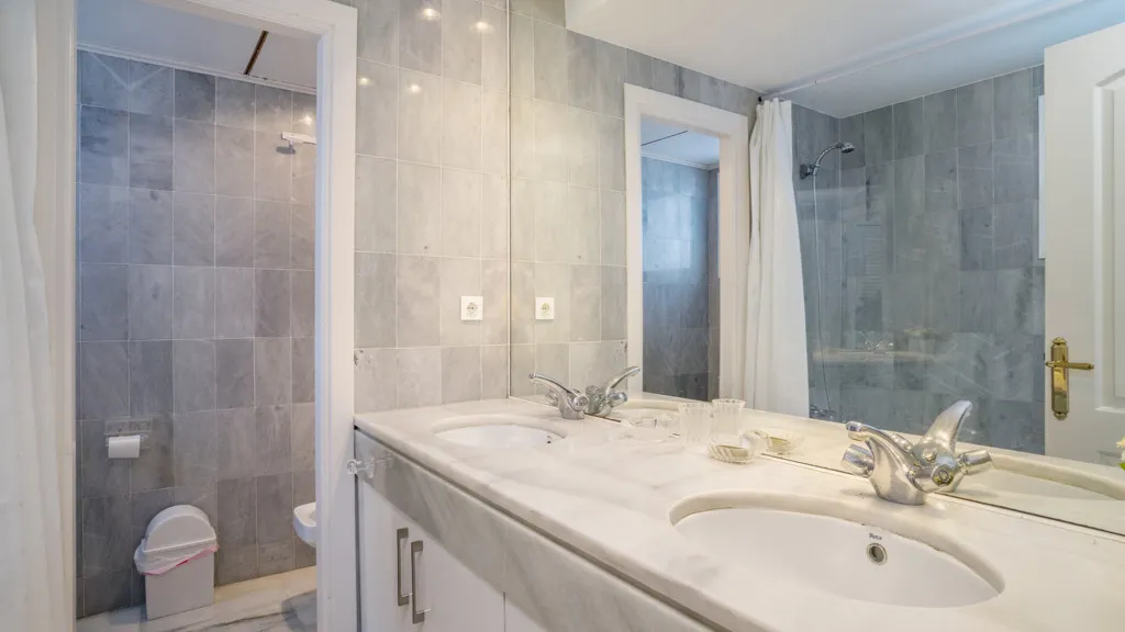 Alcazaba Beach, apartamento de 2 dormitorios en venta