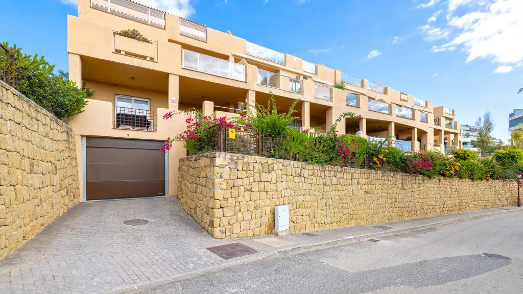 For sale apartment in New Golden Mile