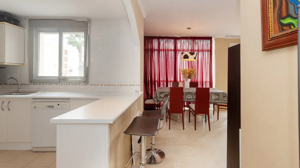 For sale Estepona Puerto apartment with 3 bedrooms