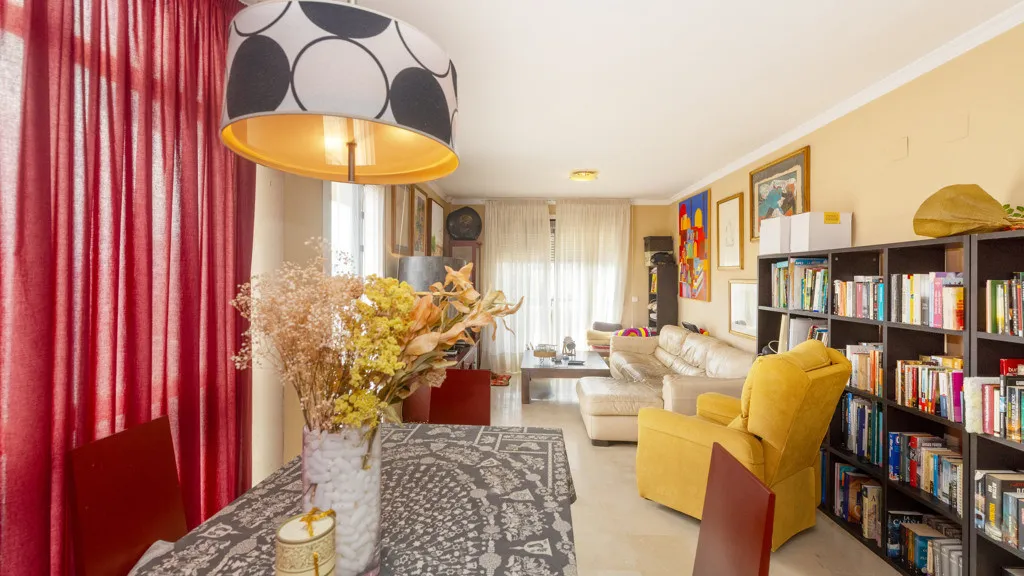 For sale Estepona Puerto apartment with 3 bedrooms