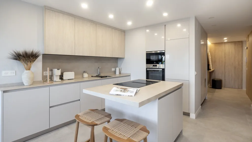 Estepona, apartamento de 2 dormitorios en venta