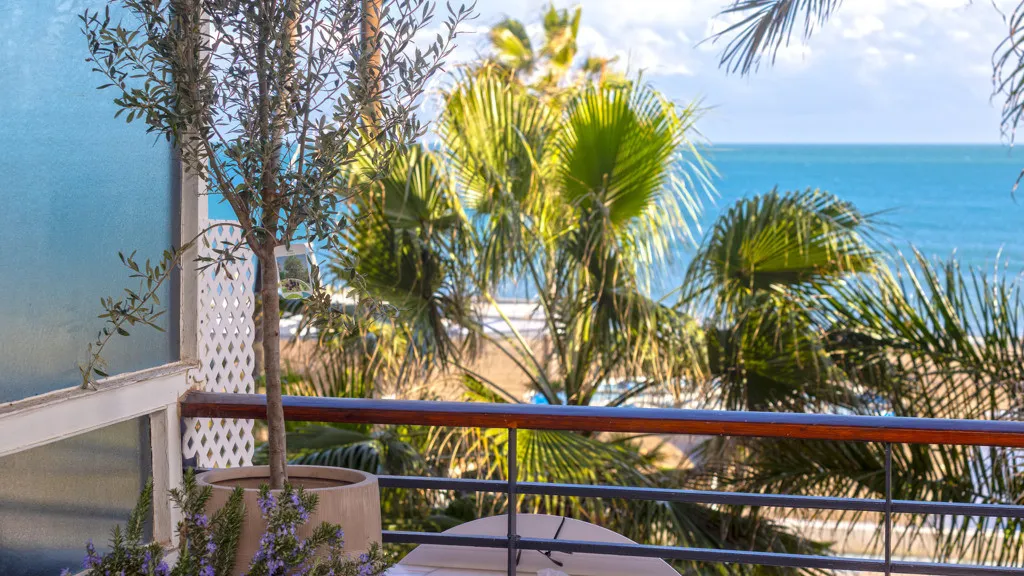 Estepona, apartamento de 2 dormitorios en venta