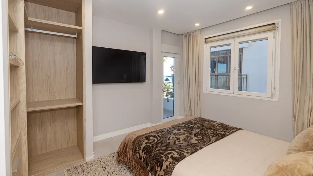 Estepona, apartamento de 2 dormitorios en venta