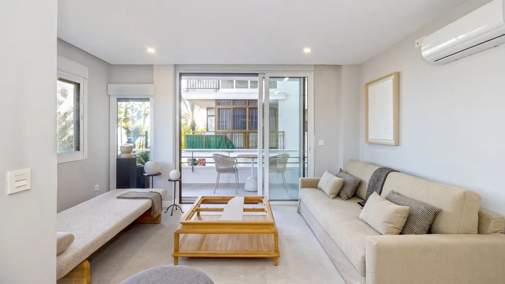 Estepona, apartamento de 2 dormitorios en venta