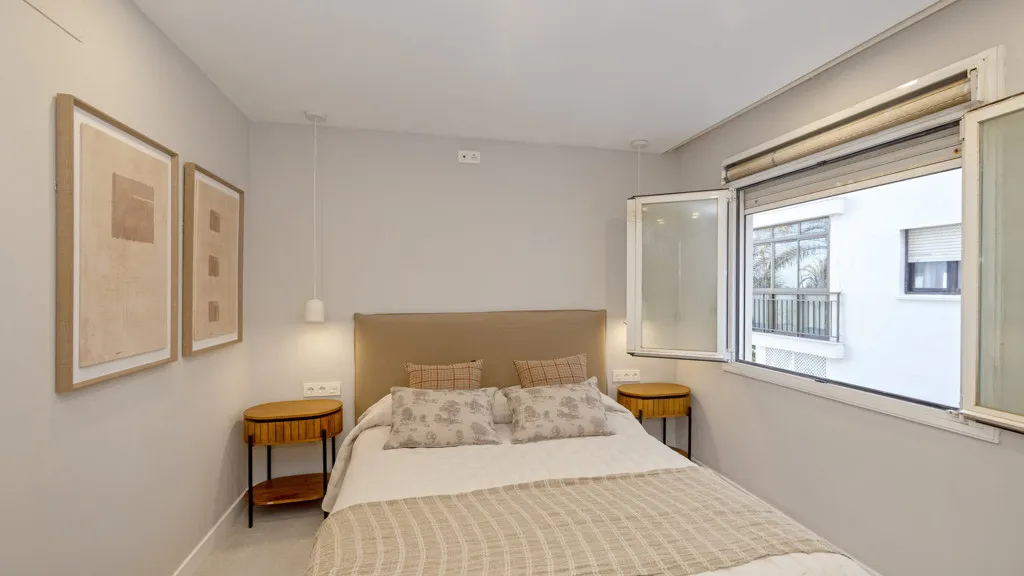 Estepona, apartamento de 2 dormitorios en venta