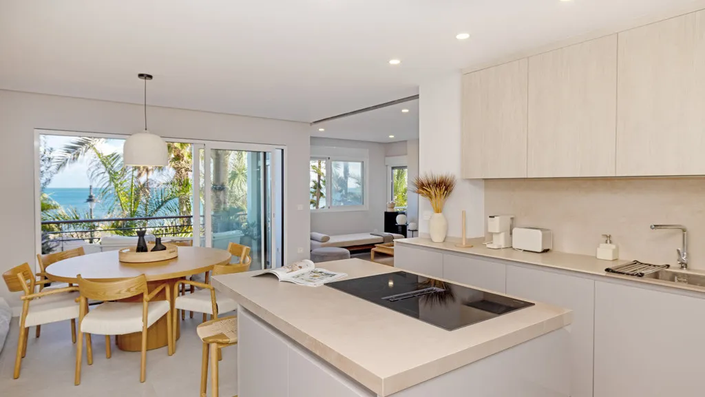 Estepona, apartamento de 2 dormitorios en venta