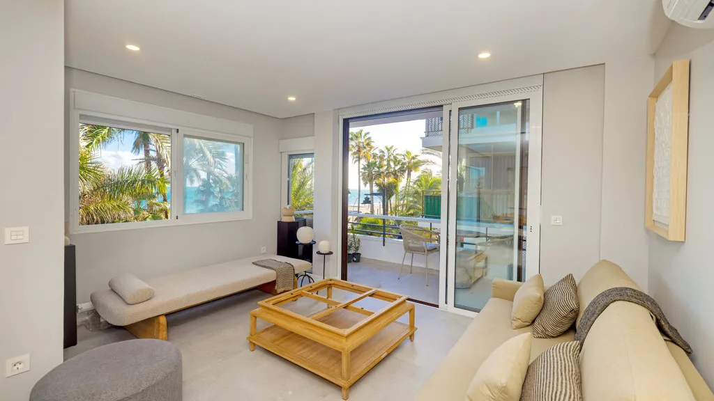 Estepona, apartamento de 2 dormitorios en venta