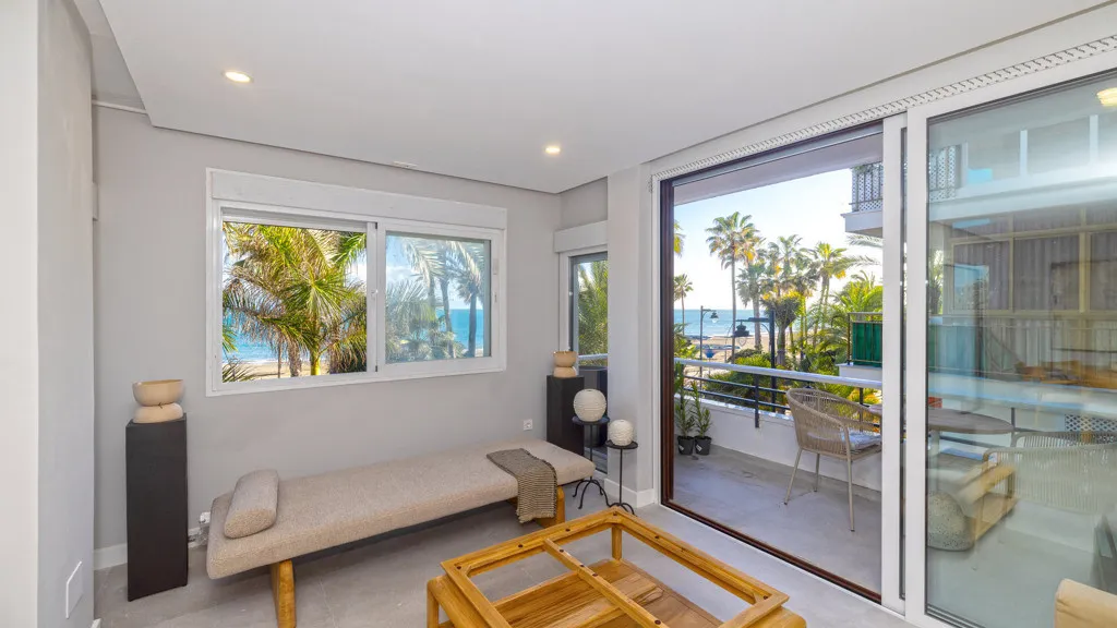 Estepona, apartamento de 2 dormitorios en venta