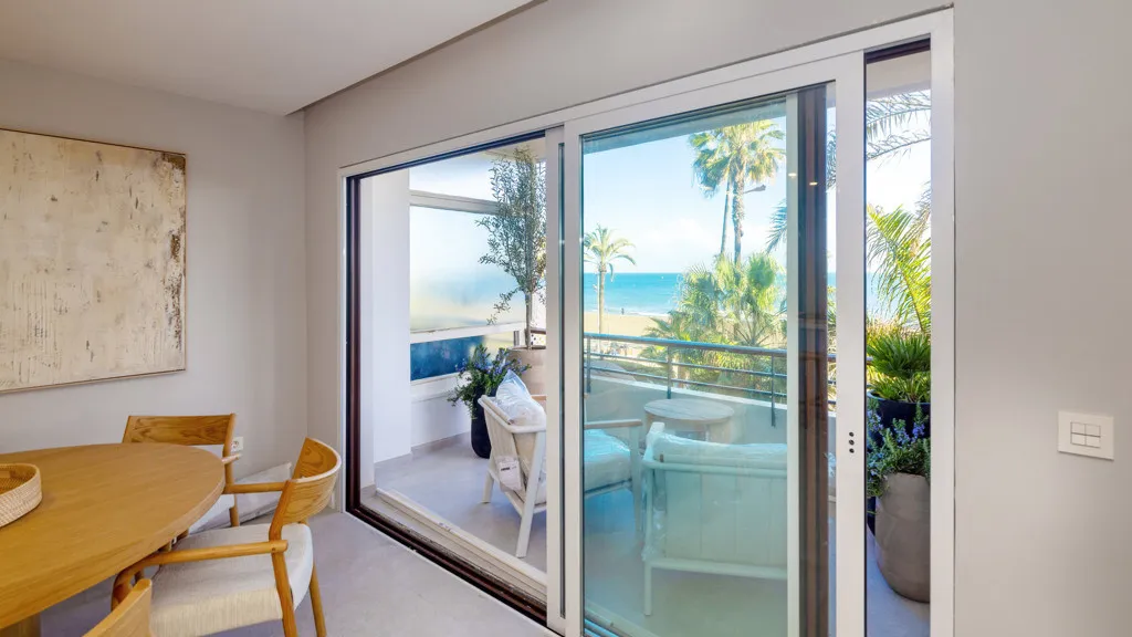 Estepona, apartamento de 2 dormitorios en venta