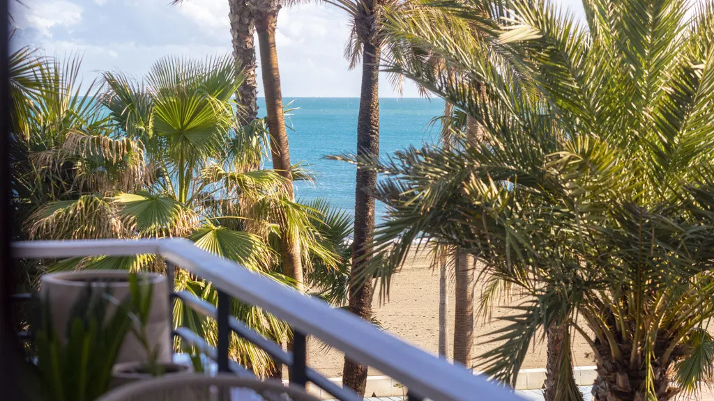 Estepona, apartamento de 2 dormitorios en venta