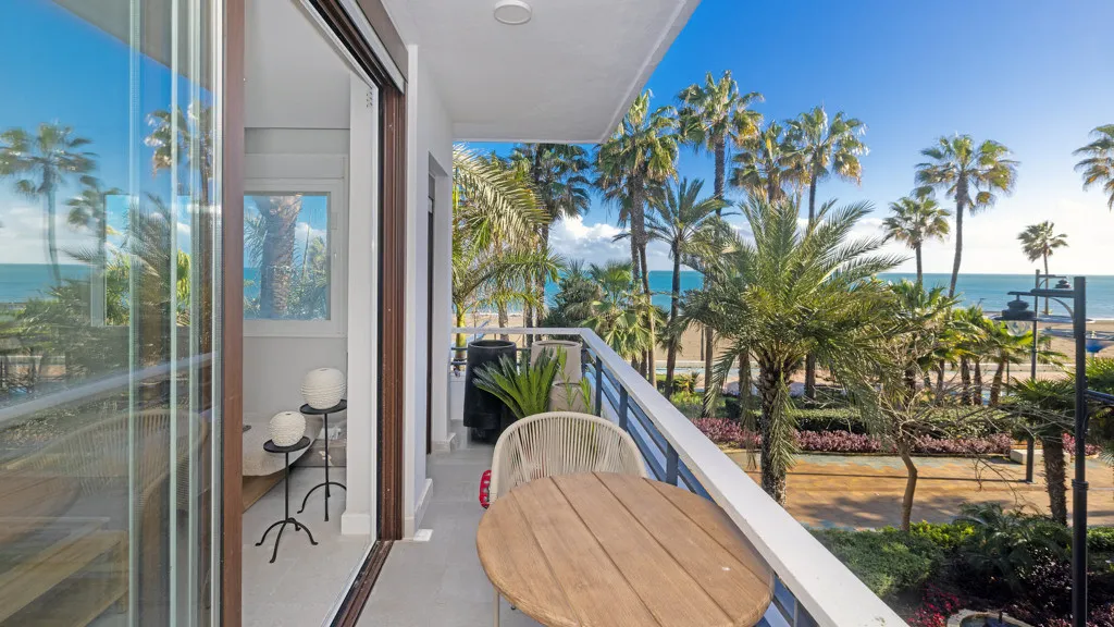 Estepona, apartamento de 2 dormitorios en venta