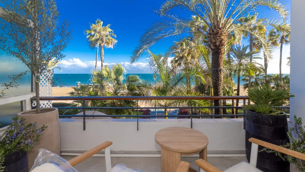 Estepona, apartamento de 2 dormitorios en venta