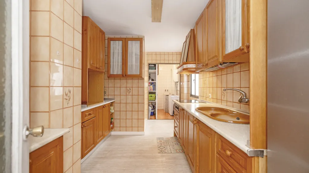 Buy 3 bedrooms apartment in Estepona