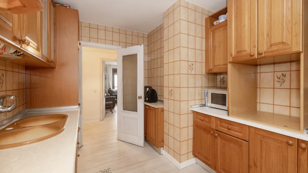 Buy 3 bedrooms apartment in Estepona