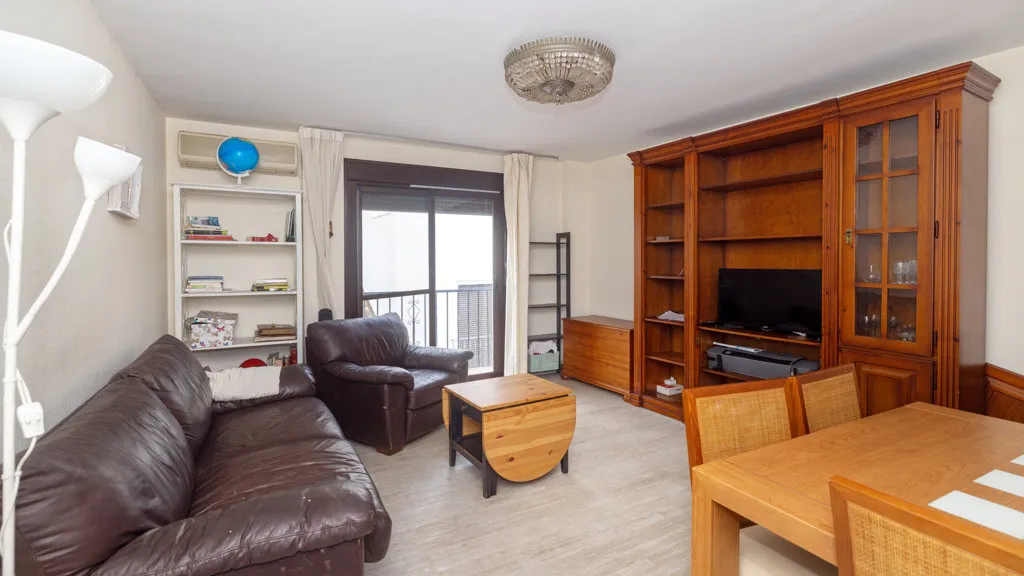 Buy 3 bedrooms apartment in Estepona