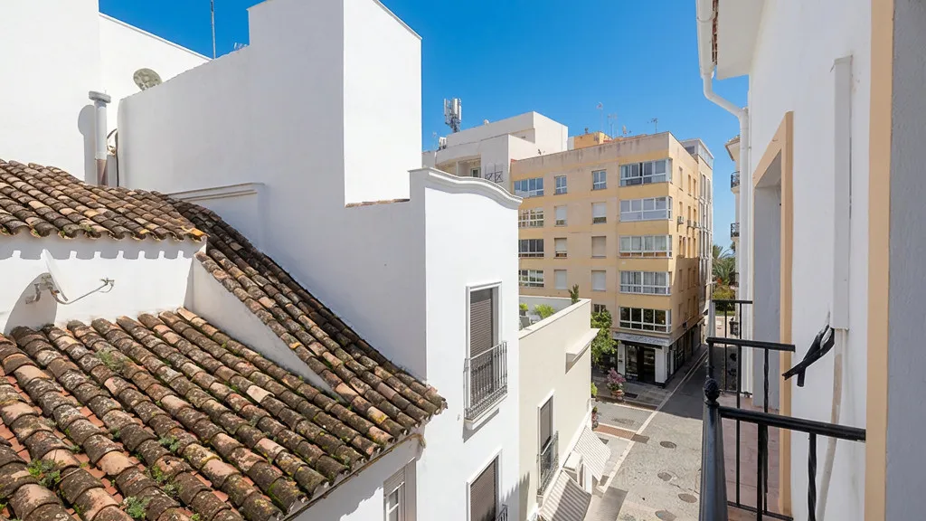 Buy 3 bedrooms apartment in Estepona