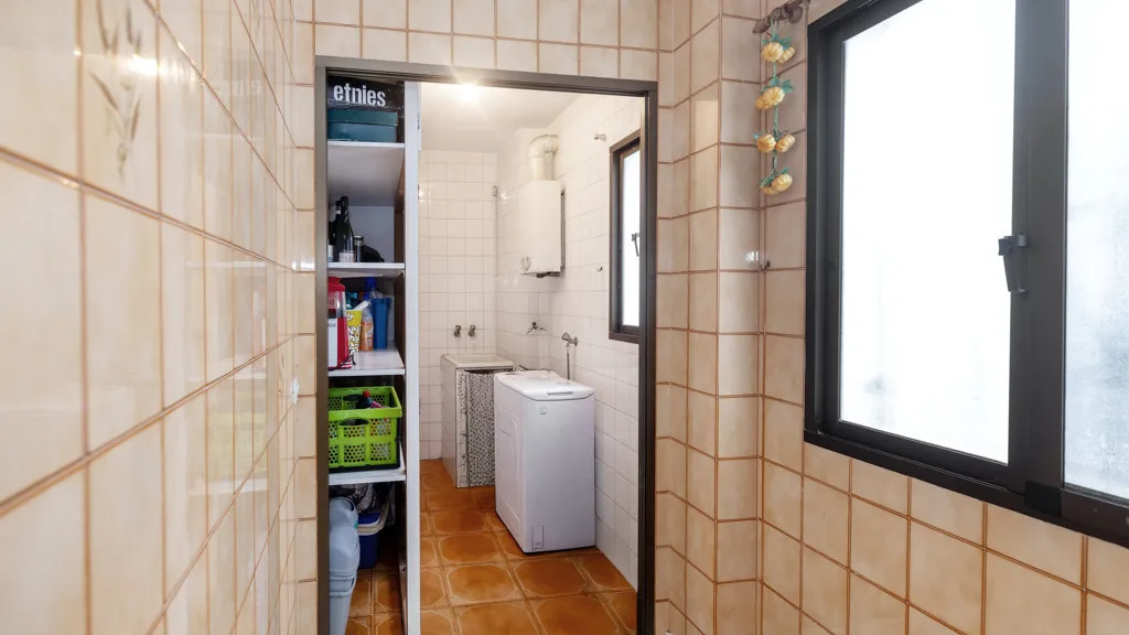 Buy 3 bedrooms apartment in Estepona