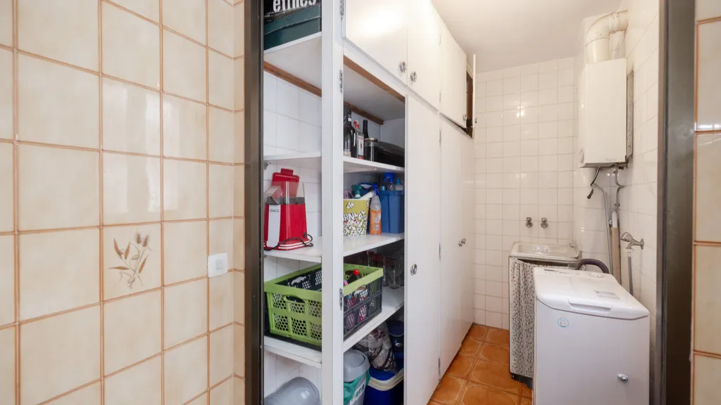 Buy 3 bedrooms apartment in Estepona