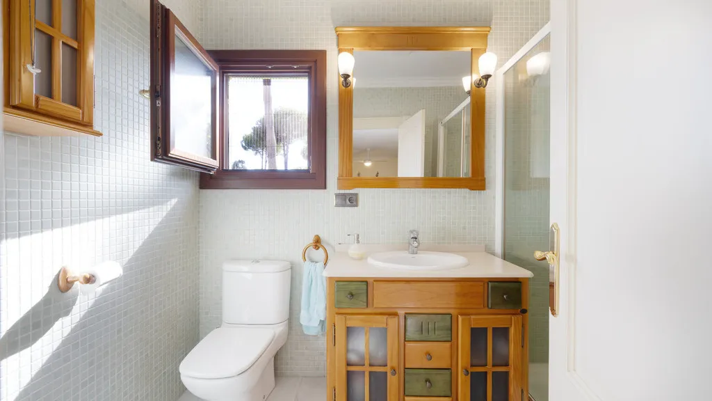 Buy Estepona 5 bedrooms chalet