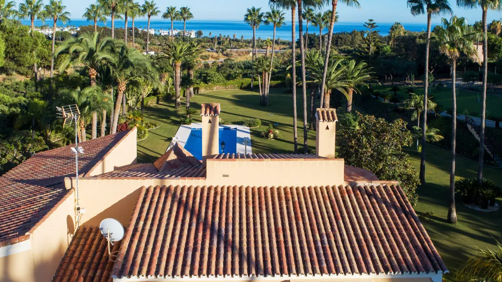 Buy Estepona 5 bedrooms chalet