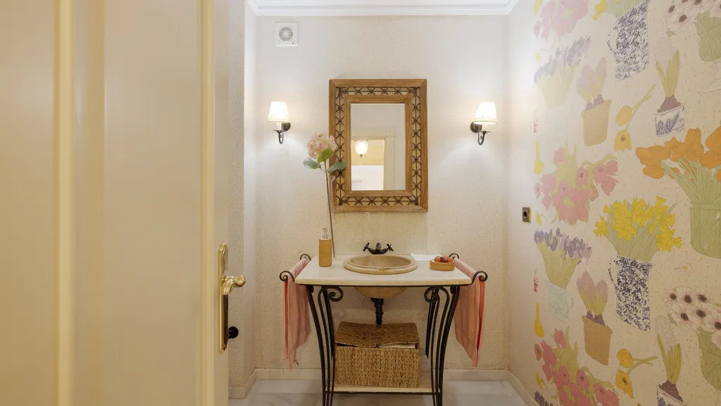 Buy Estepona 5 bedrooms chalet