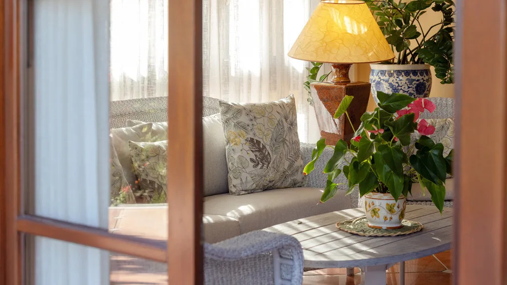 Buy Estepona 5 bedrooms chalet