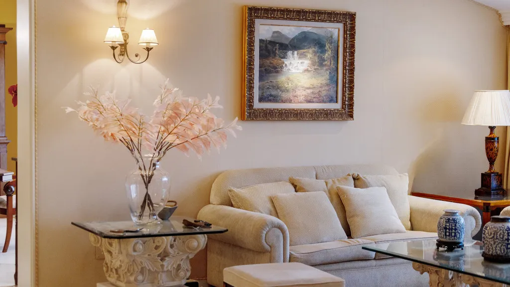 Buy Estepona 5 bedrooms chalet