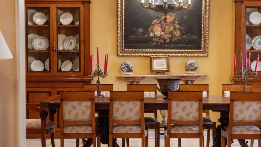 Buy Estepona 5 bedrooms chalet