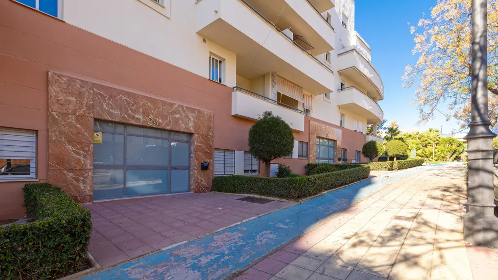 Apartment with 3 bedrooms for sale in Estepona Puerto