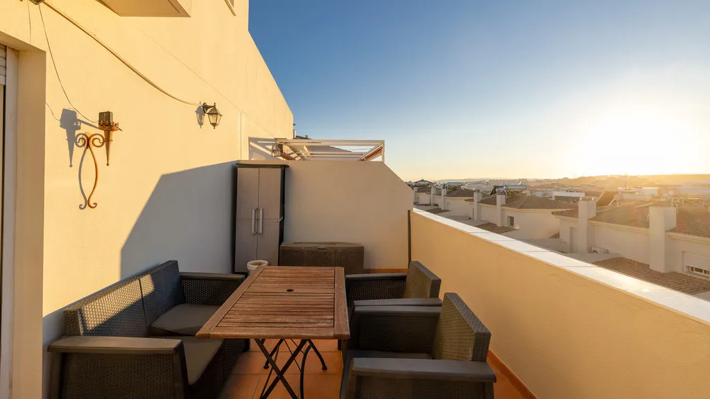 Apartamento con 3 dormitorios en venta en Estepona