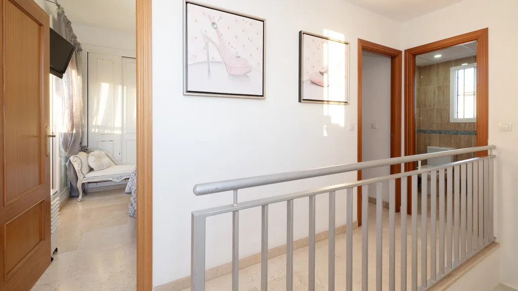 Apartamento con 3 dormitorios en venta en Estepona