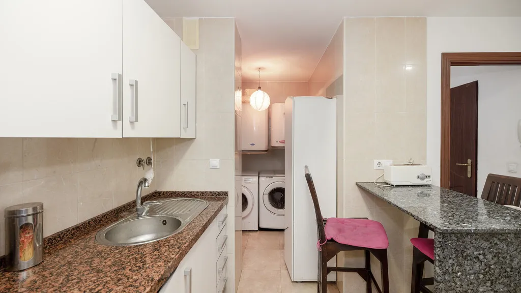 Apartamento con 3 dormitorios en venta en Estepona