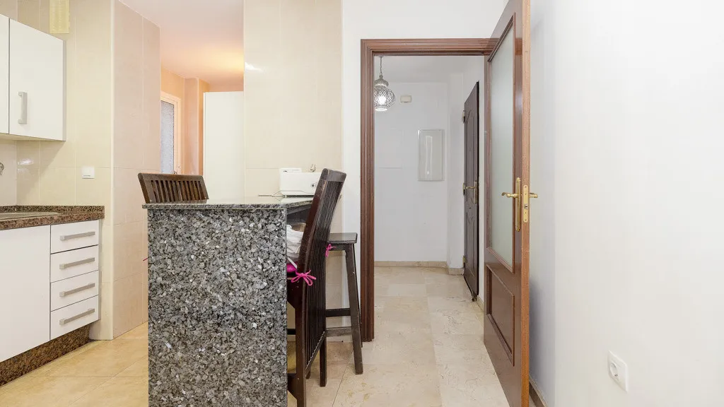 Apartamento con 3 dormitorios en venta en Estepona