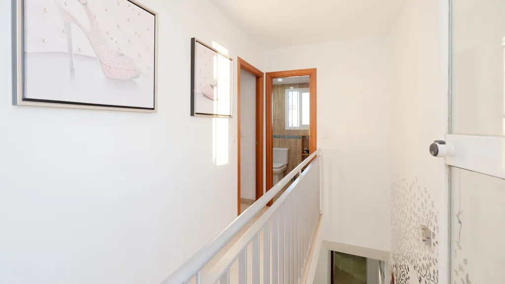 Apartamento con 3 dormitorios en venta en Estepona