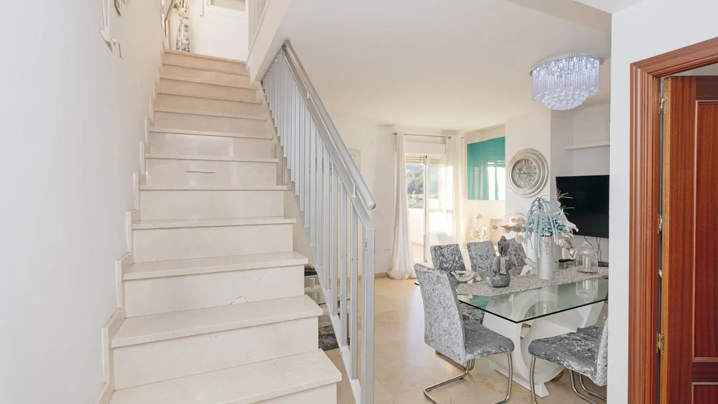 Apartamento con 3 dormitorios en venta en Estepona