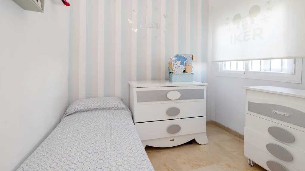 Apartamento con 3 dormitorios en venta en Estepona