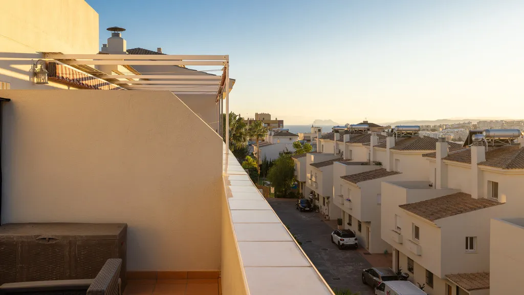 Apartamento con 3 dormitorios en venta en Estepona