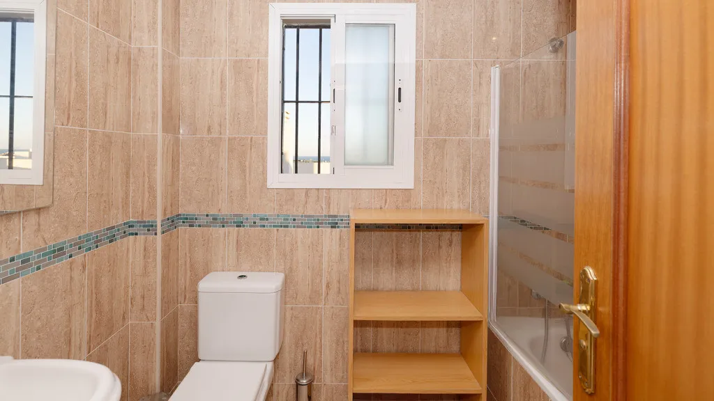 Apartamento con 3 dormitorios en venta en Estepona