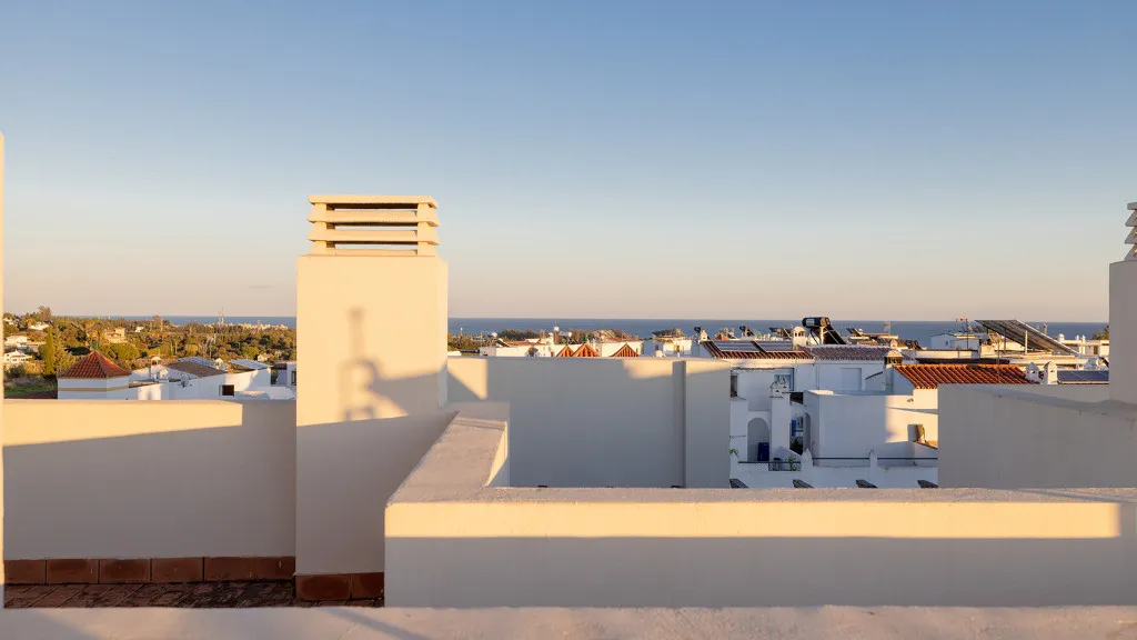 Apartamento con 3 dormitorios en venta en Estepona