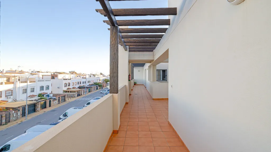 Apartamento con 3 dormitorios en venta en Estepona