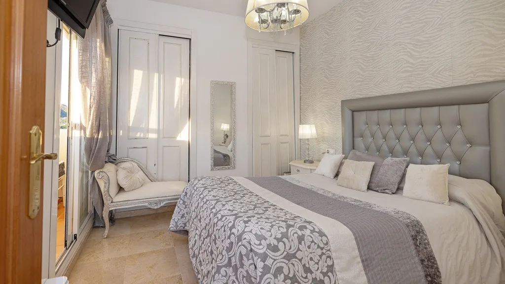 Apartamento con 3 dormitorios en venta en Estepona