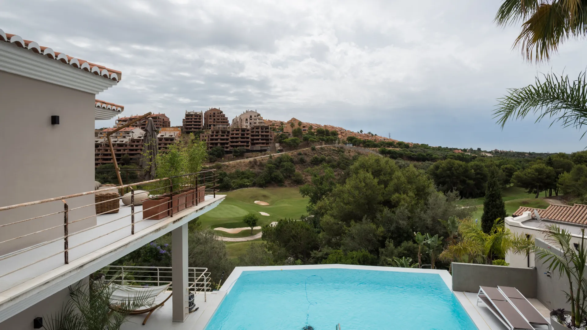 8 bedrooms villa in Elviria for sale